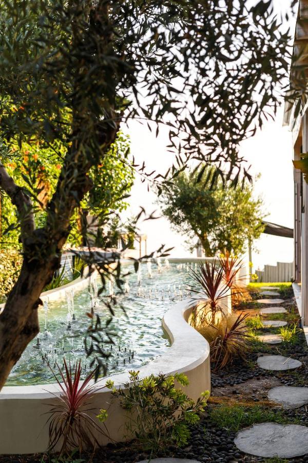Cocooning Suites By Blue Carpet Pefkochori Exterior foto